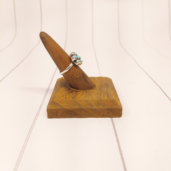 Beautiful Dainty Turquoise Cluster Ring - Picture 3 of 10